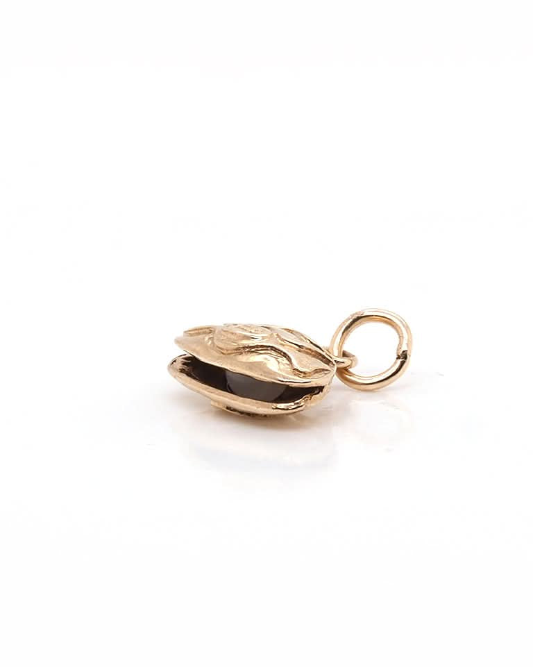 Ogden Of Harrogate Designer Jewellery 9ct Gold Shell Charm with Pearl