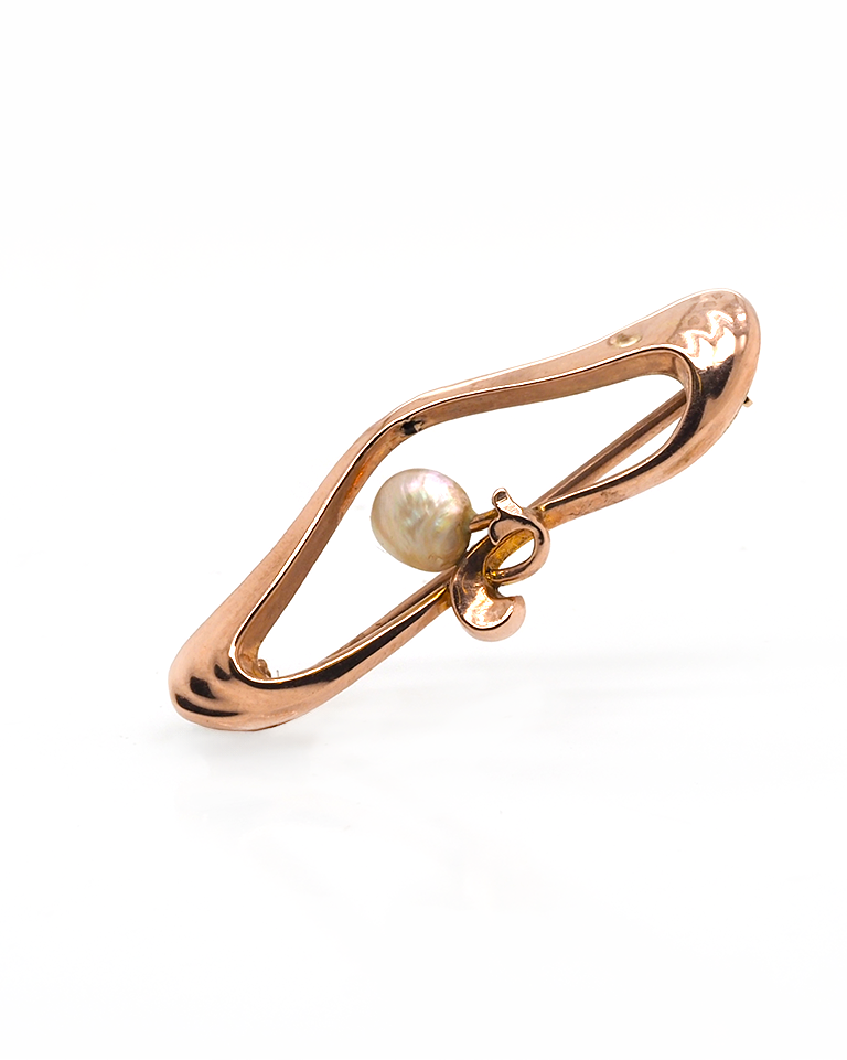 Ogden Of Harrogate Designer Jewellery 9ct Rose Gold Open Heart Brooch with Central Pearl Detail