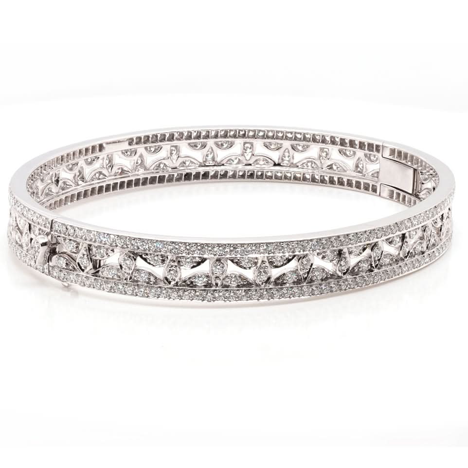 Ogden of Harrogate Jewellery 18ct White Gold Diamond-Set Oval Hinged Bangle with Safety Clasp