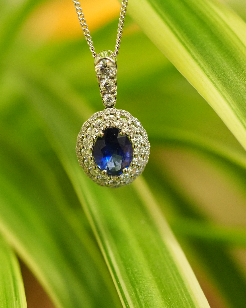 Ogden Of Harrogate Jewellery 18ct White Gold Saphire and Diamond Pendant