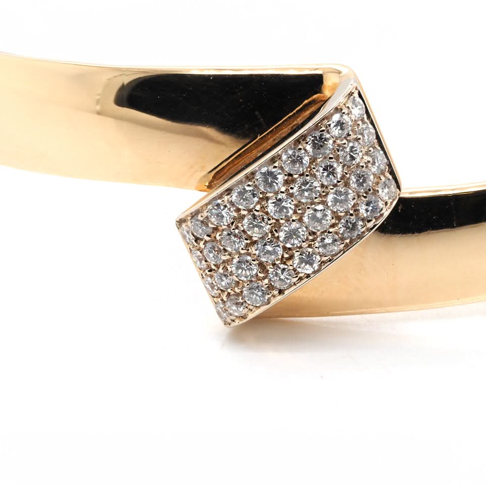 Ogden of Harrogate Jewellery 18ct Yellow Gold Oval Hinged Ribbon-Style Bangle with Diamond Detailing