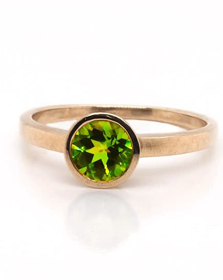 Ogden of Harrogate Jewellery 9ct Yellow Gold Single Stone Peridot Ring