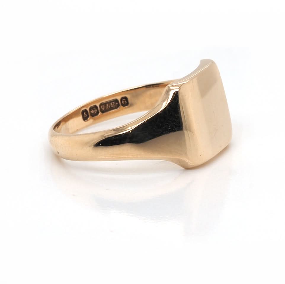 Ogden of Harrogate Jewellery 9ct Yellow Gold Square Head Signet Ring