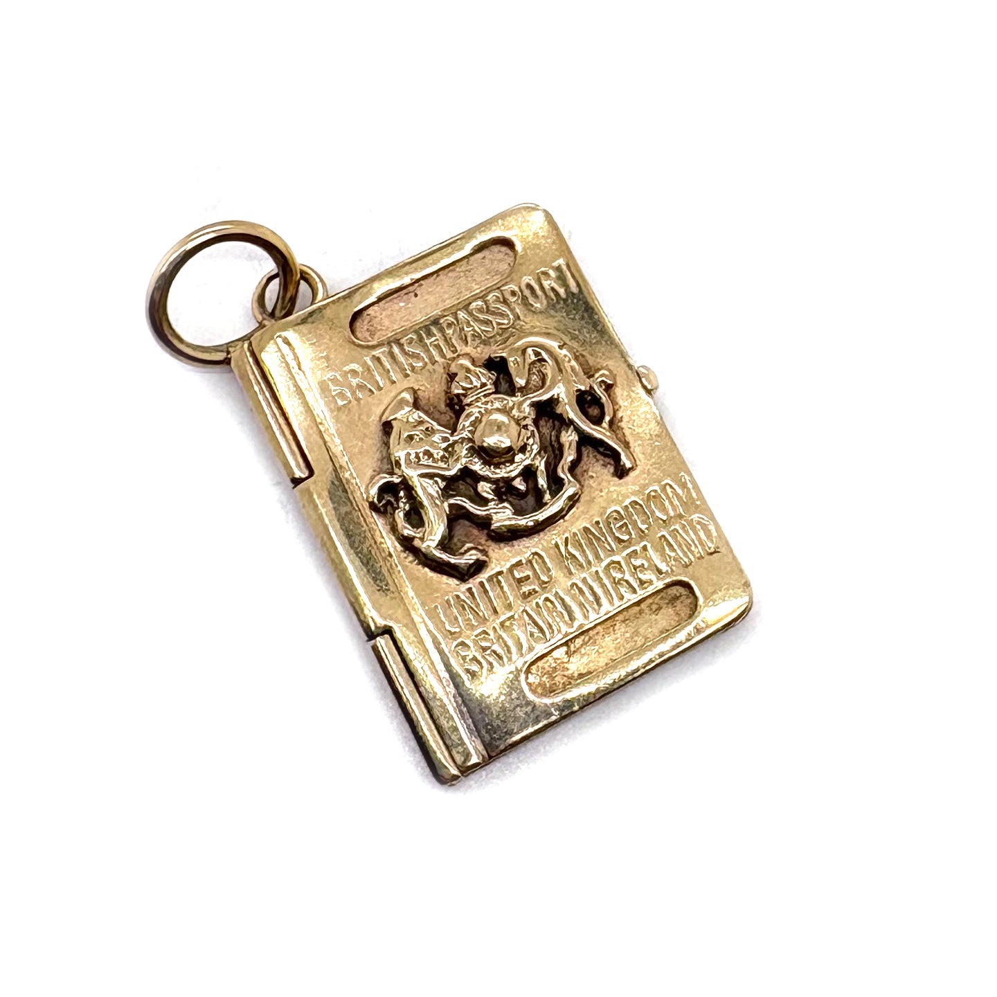 Ogden Of Harrogate Vintage Jewellery A 9ct Yellow Gold British Passport Charm