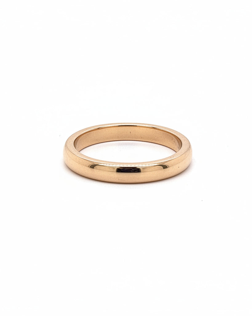 Ogden Of Harrogate Vintage Jewellery A 9ct yellow gold Wedding Band
