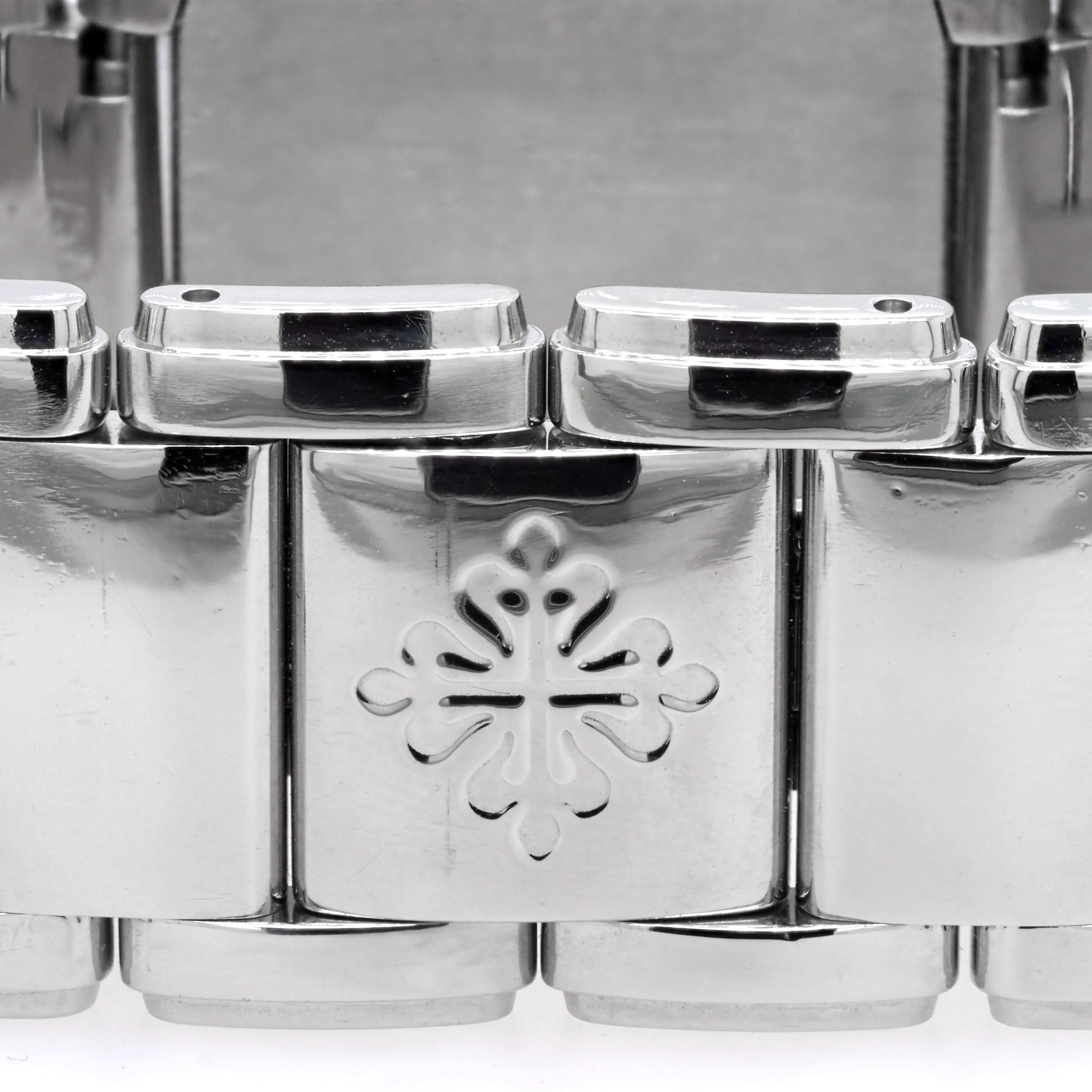 Ogden Vintage Watches Ogden Vintage Watch Patek Philippe Twenty~4 Stainless Steel Diamond-Set Quartz Watch