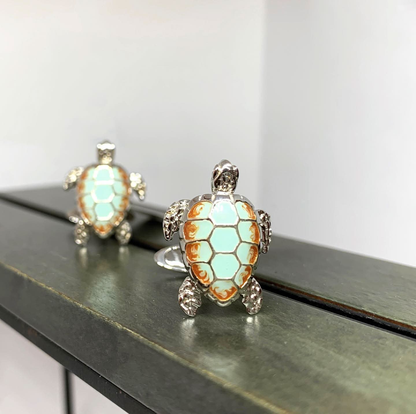 Ogden of Harrogate Mens Accessories Silver and Enamel Italian-made Turtle Cufflinks