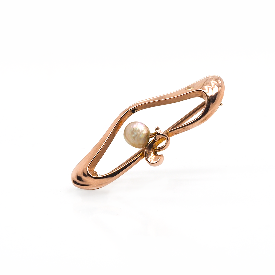 Ogden Of Harrogate Designer Jewellery 9ct Rose Gold Open Heart Brooch with Central Pearl Detail