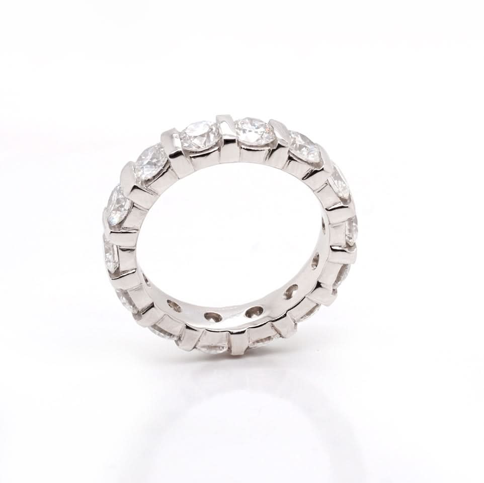 Ogden of Harrogate Jewellery 18ct White Gold 21 Diamond Full Eternity Ring