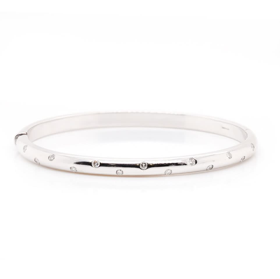Ogden Of Harrogate Jewellery 18ct White Gold Oval Hinged Diamond-Set Bangle