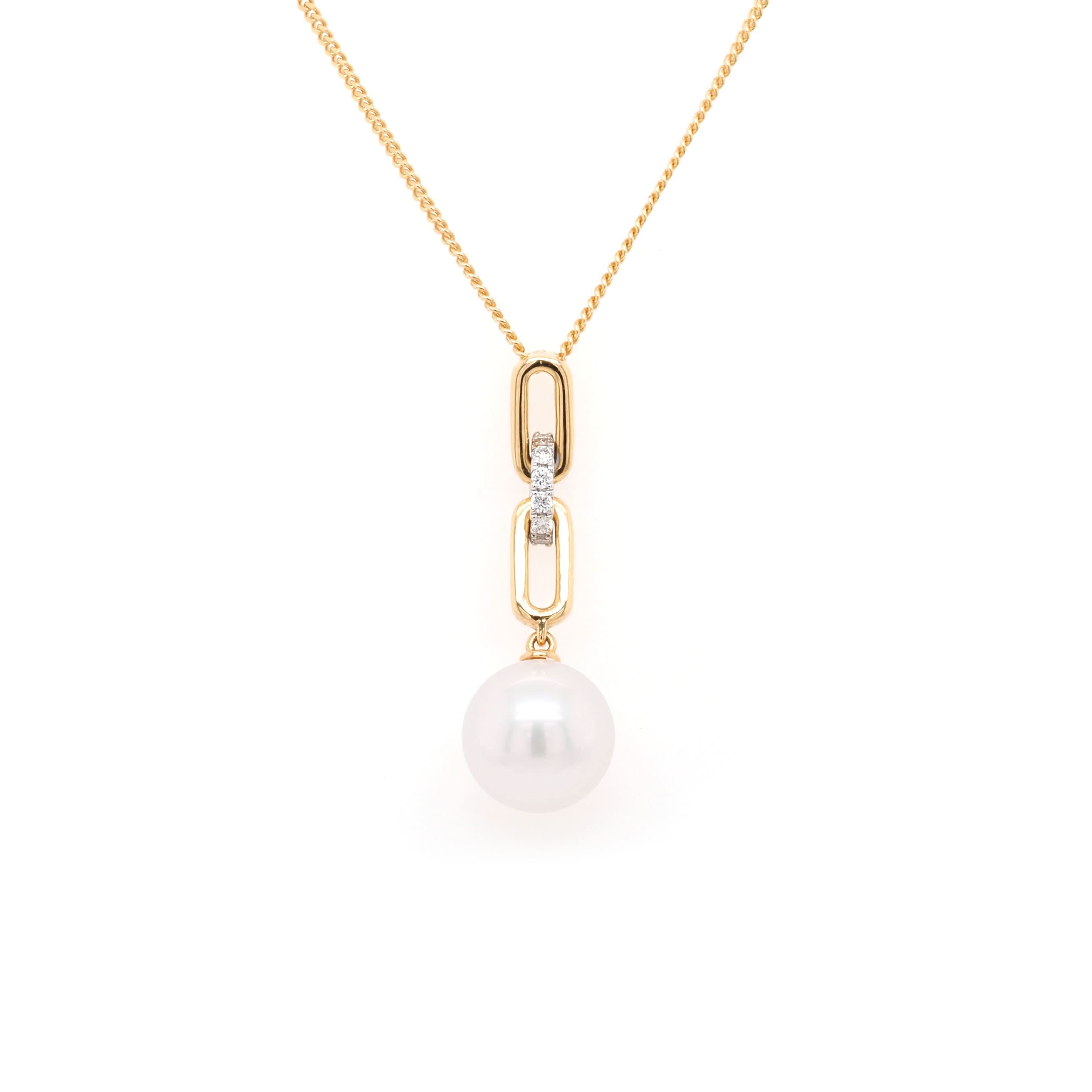 Ogden of Harrogate Jewellery 18ct Yellow Gold Akoya Pearl and Diamond Link Pendant