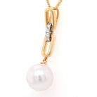 Ogden of Harrogate Jewellery 18ct Yellow Gold Akoya Pearl and Diamond Link Pendant