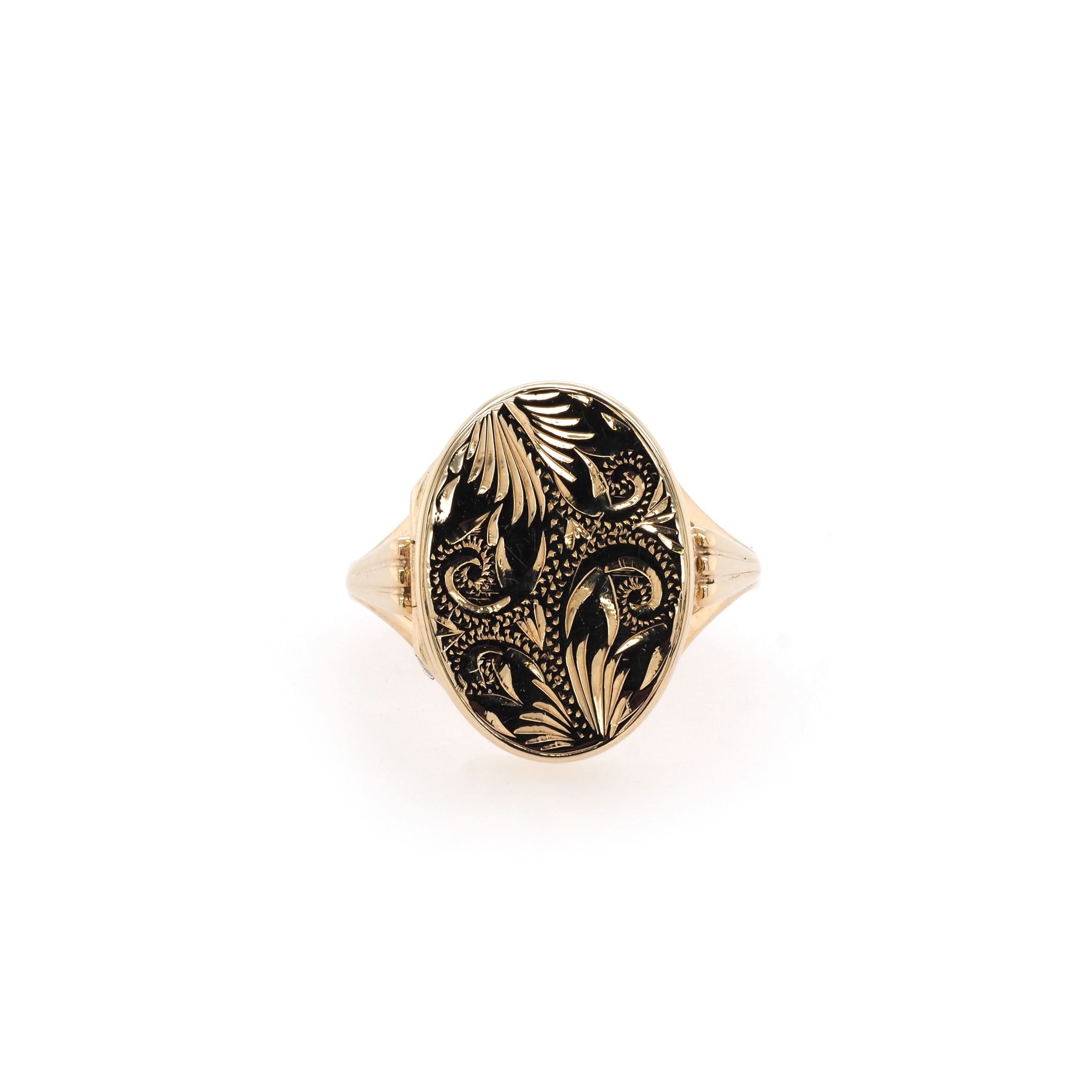 Ogden of Harrogate Jewellery 9ct Yellow Gold Engraved Oval Poison Ring