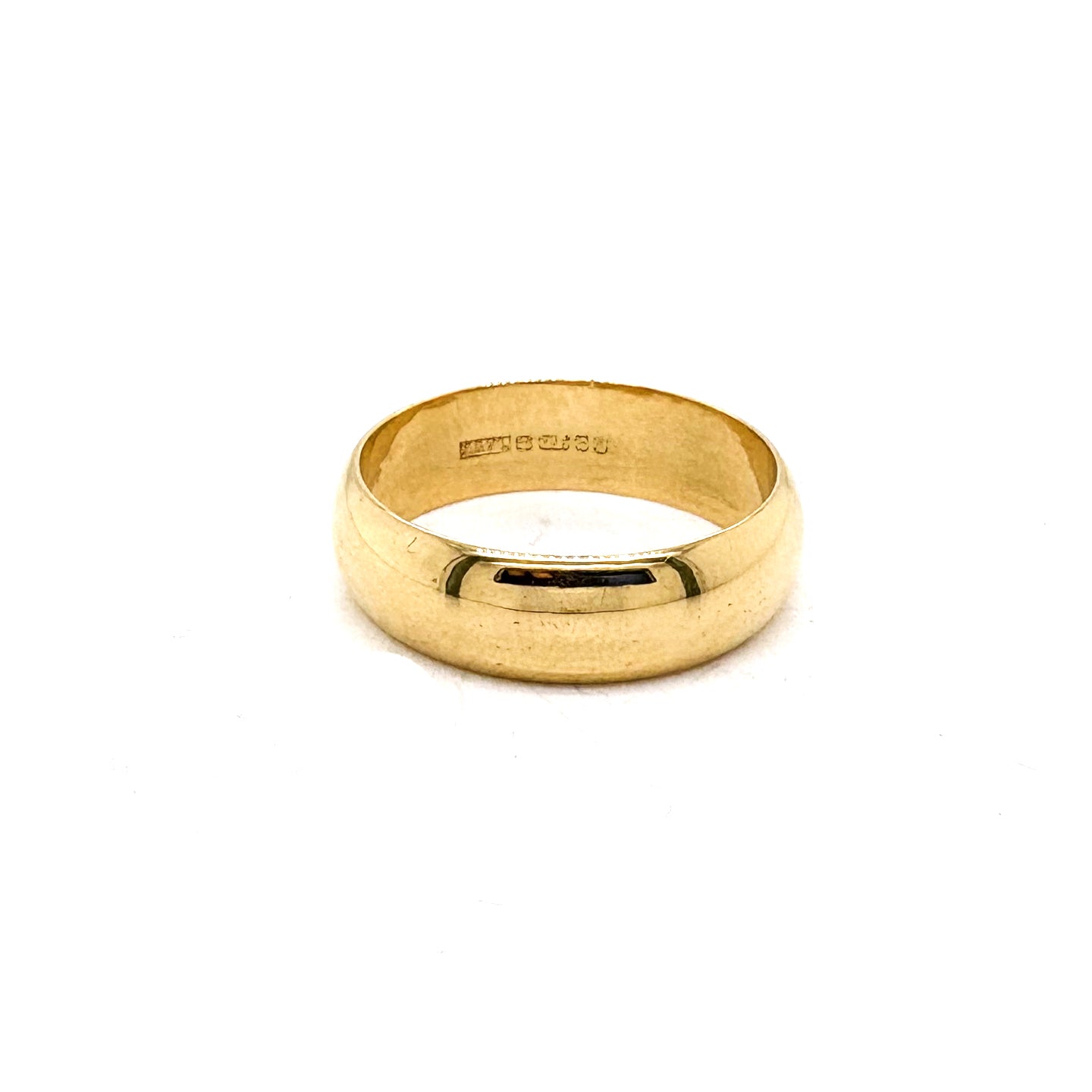 Ogden Of Harrogate Vintage Jewellery An 18ct yellow gold Wedding Band